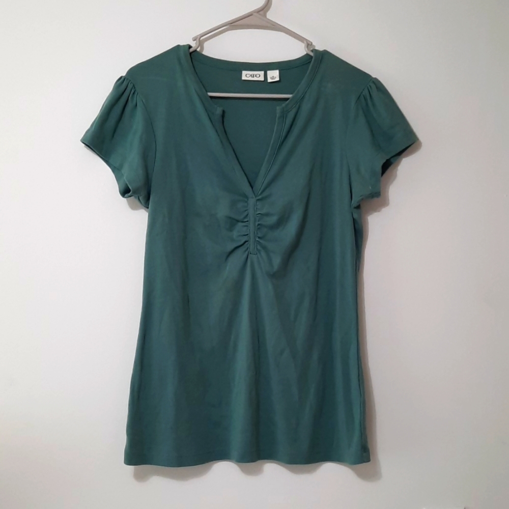 CATO WOMEN'S V NECK SHIRT SIZE M